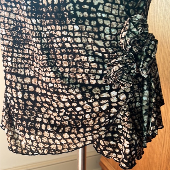 Worthington Animal Print Blouse. - Picture 2 of 9